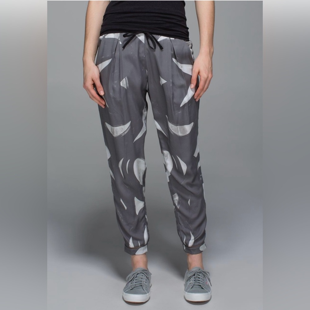 Lululemon City Jogger Backspin‎ Stroke White Slate/ Slate. Size 4